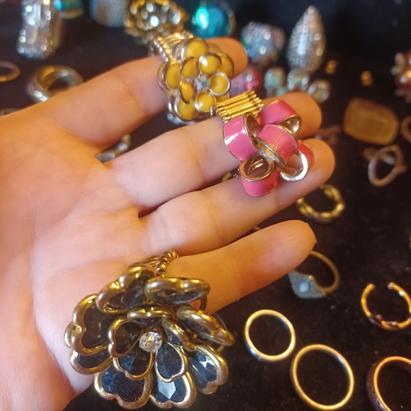 Fashion Rings - Picture 5 of 15